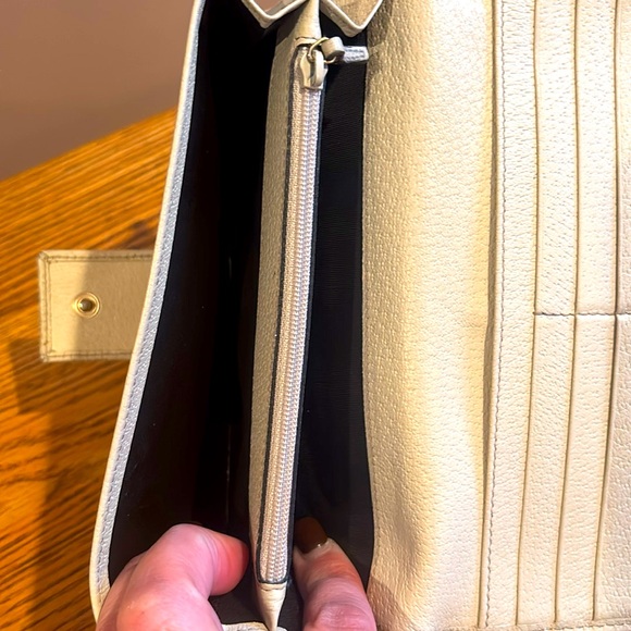 GUCCI Scarlett Monogram Canvas Logo Leather Bi-Fold Wallet. - Picture 5 of 15